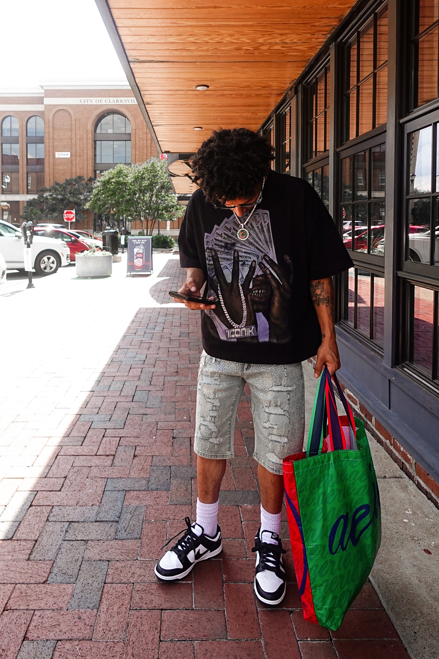 Iconik Quando Money Tees